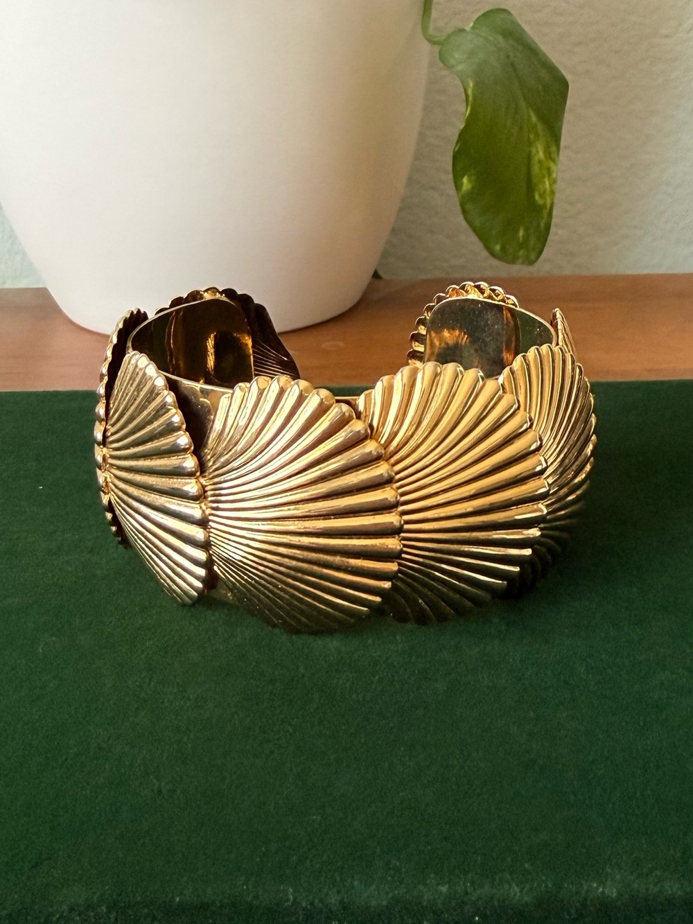 Vintage Gold Tone Shell Cuff Bracelet Seashell Late Mid Century Coastal Bangle